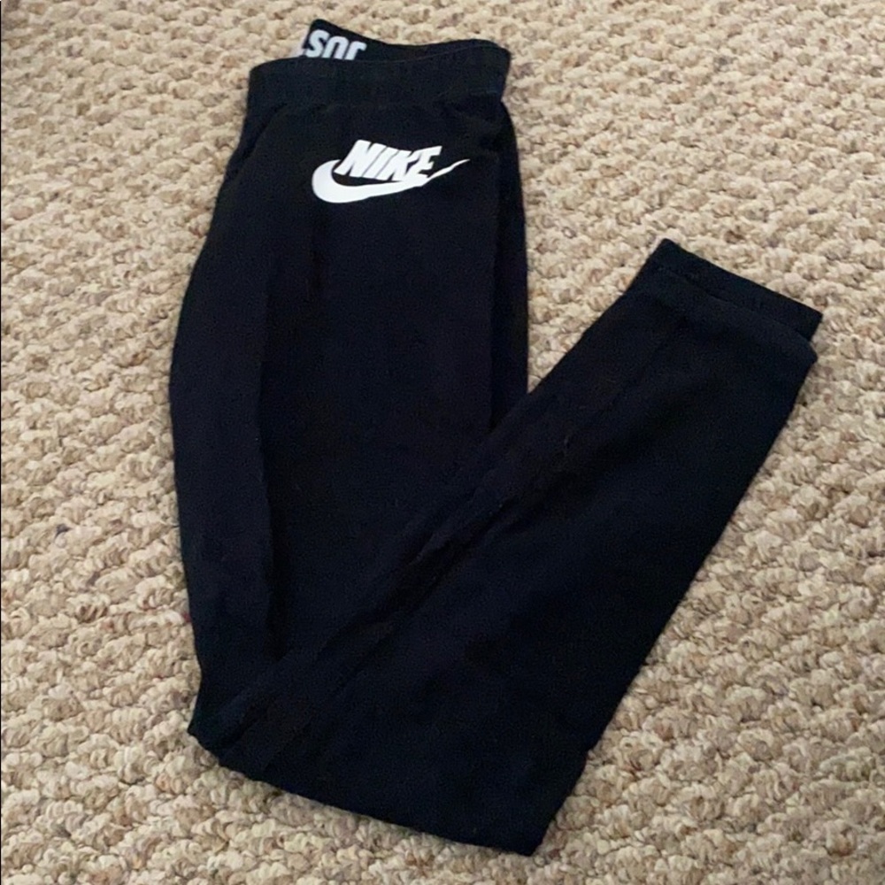 Nike black leggings